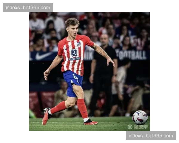 马竞双后腰调整为单后腰，巴里奥斯覆盖面积不足致肋部空虚